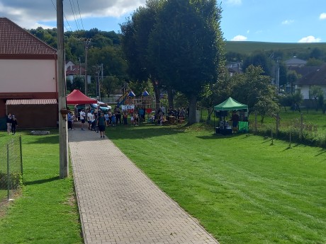 pohľad na štart s kaplnky web.