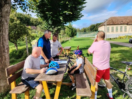 Rozhodcovský stôl web.