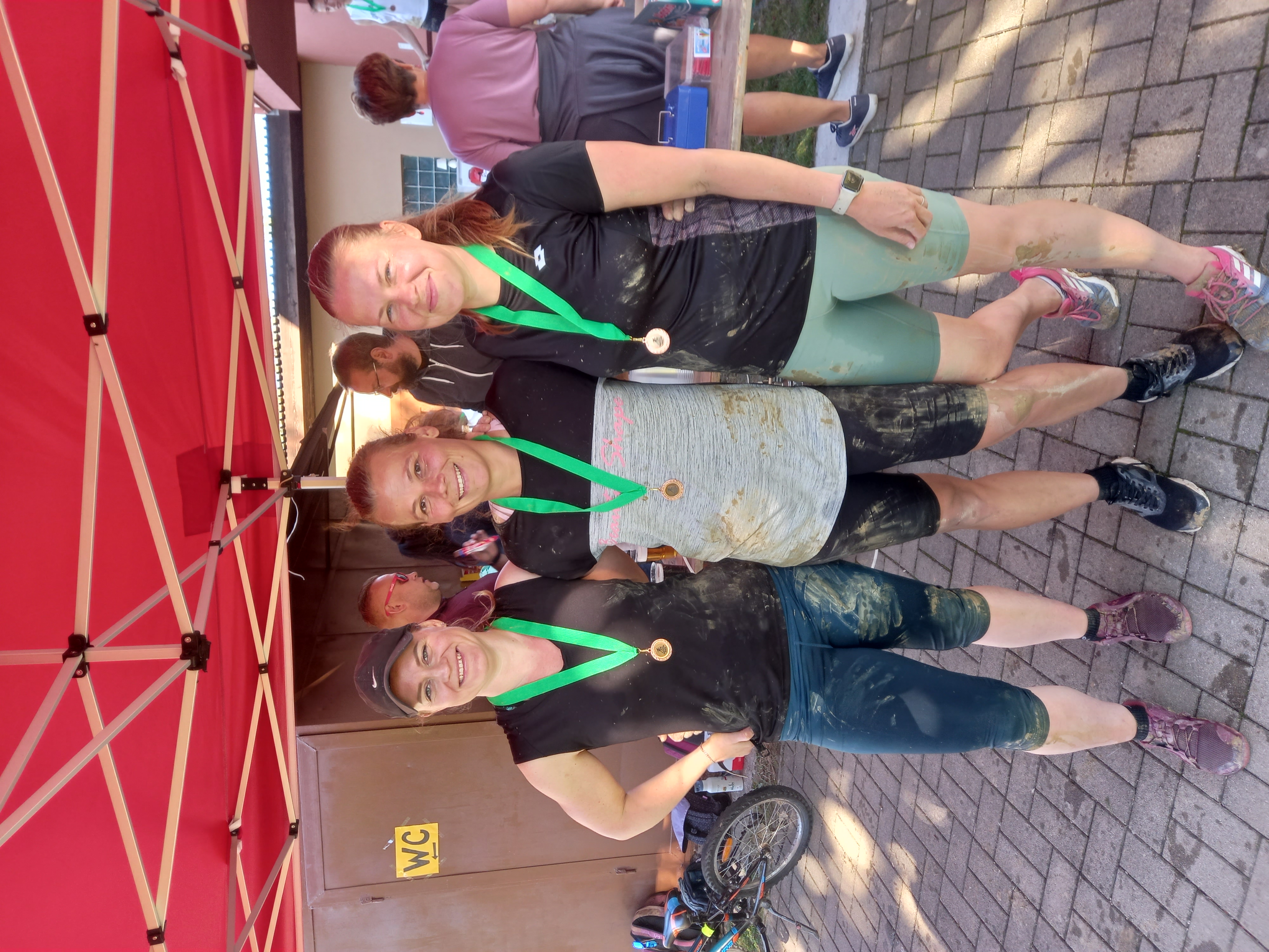 Mariana, Marika a Sona bufet web.