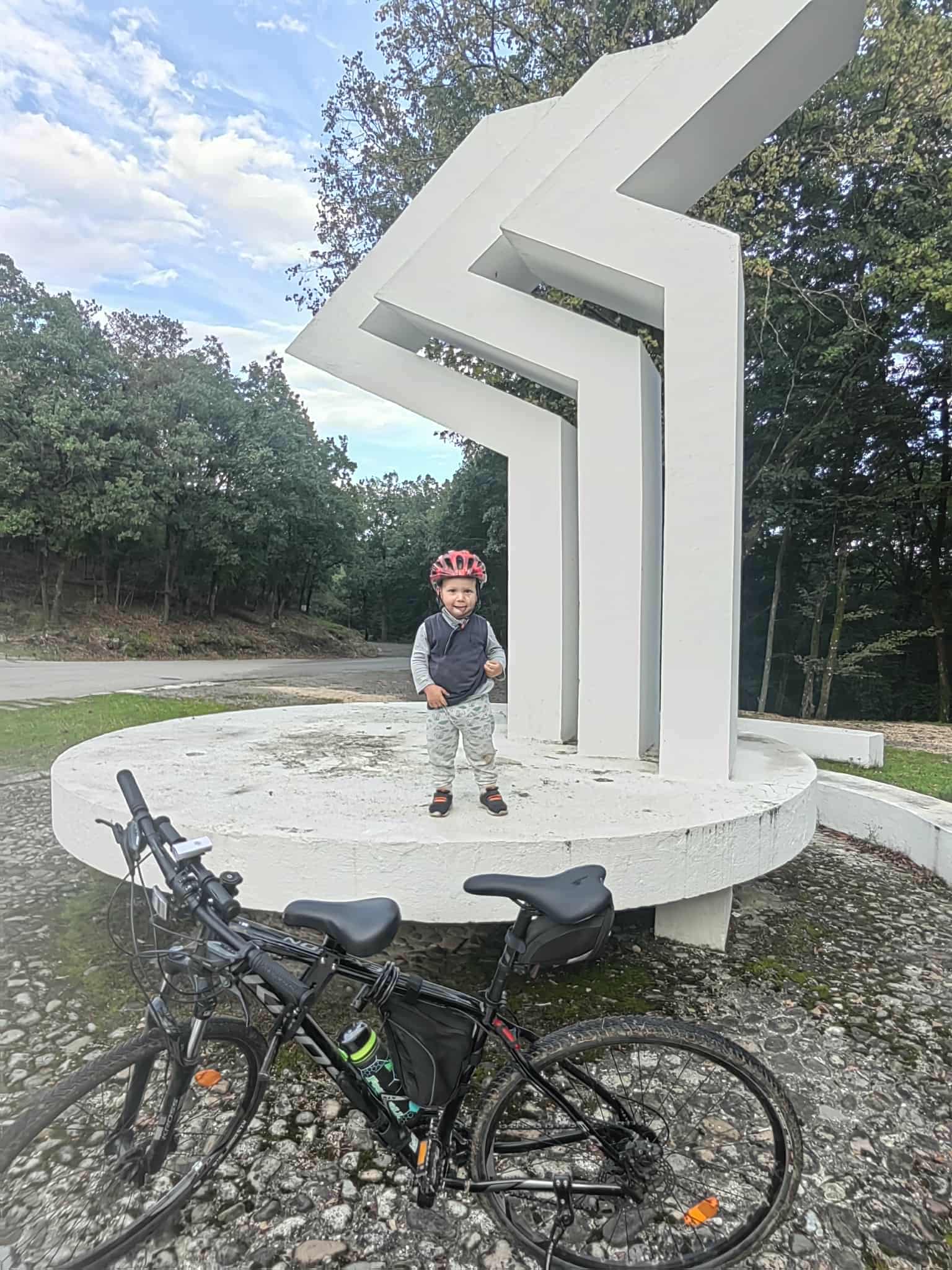 Madajko pomník O.Vrch web.