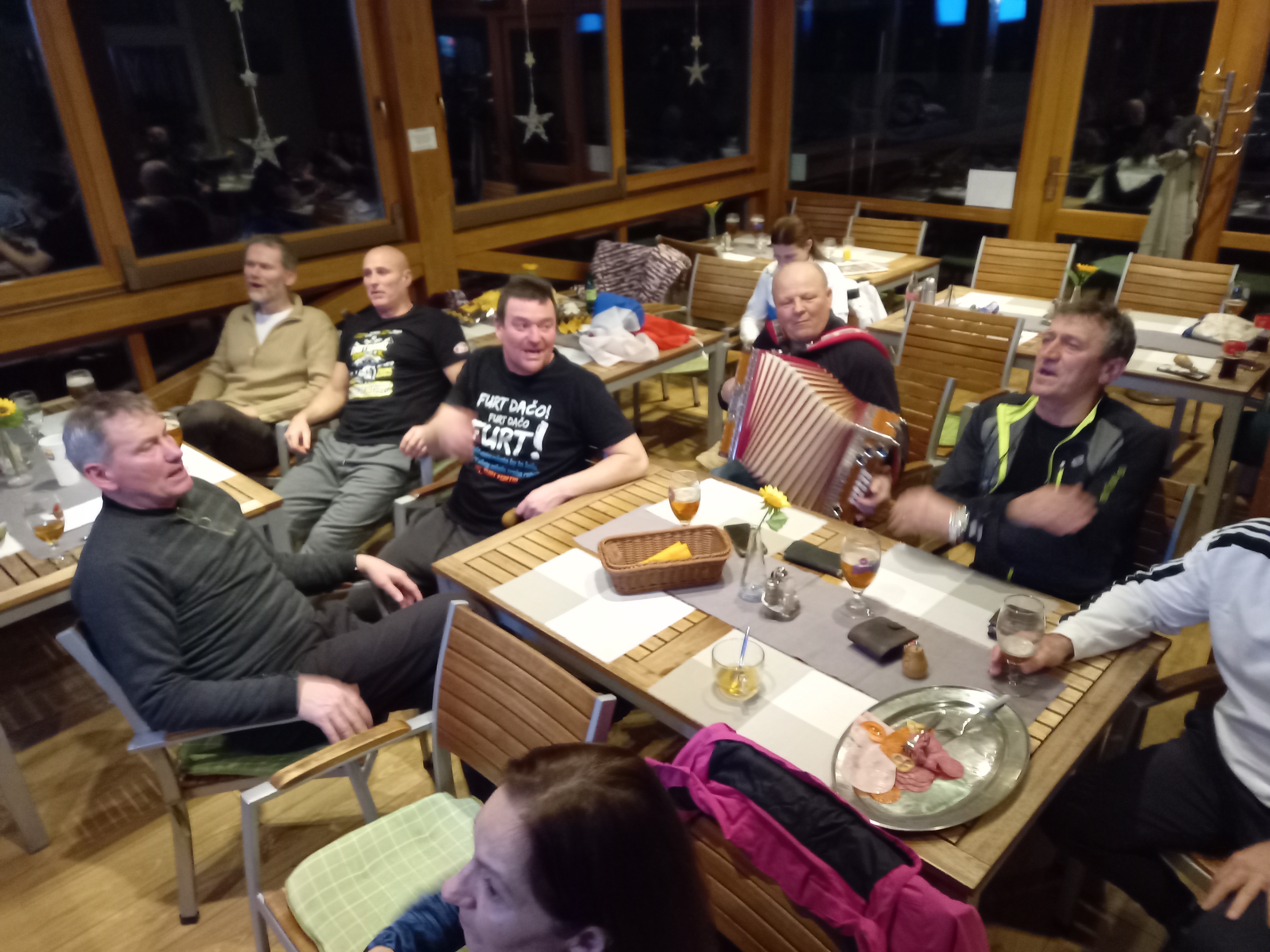 Spev v kopačke web.